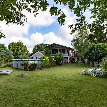 Holiday home Maison De Caractere En Dordogne Montpon-Menesterol